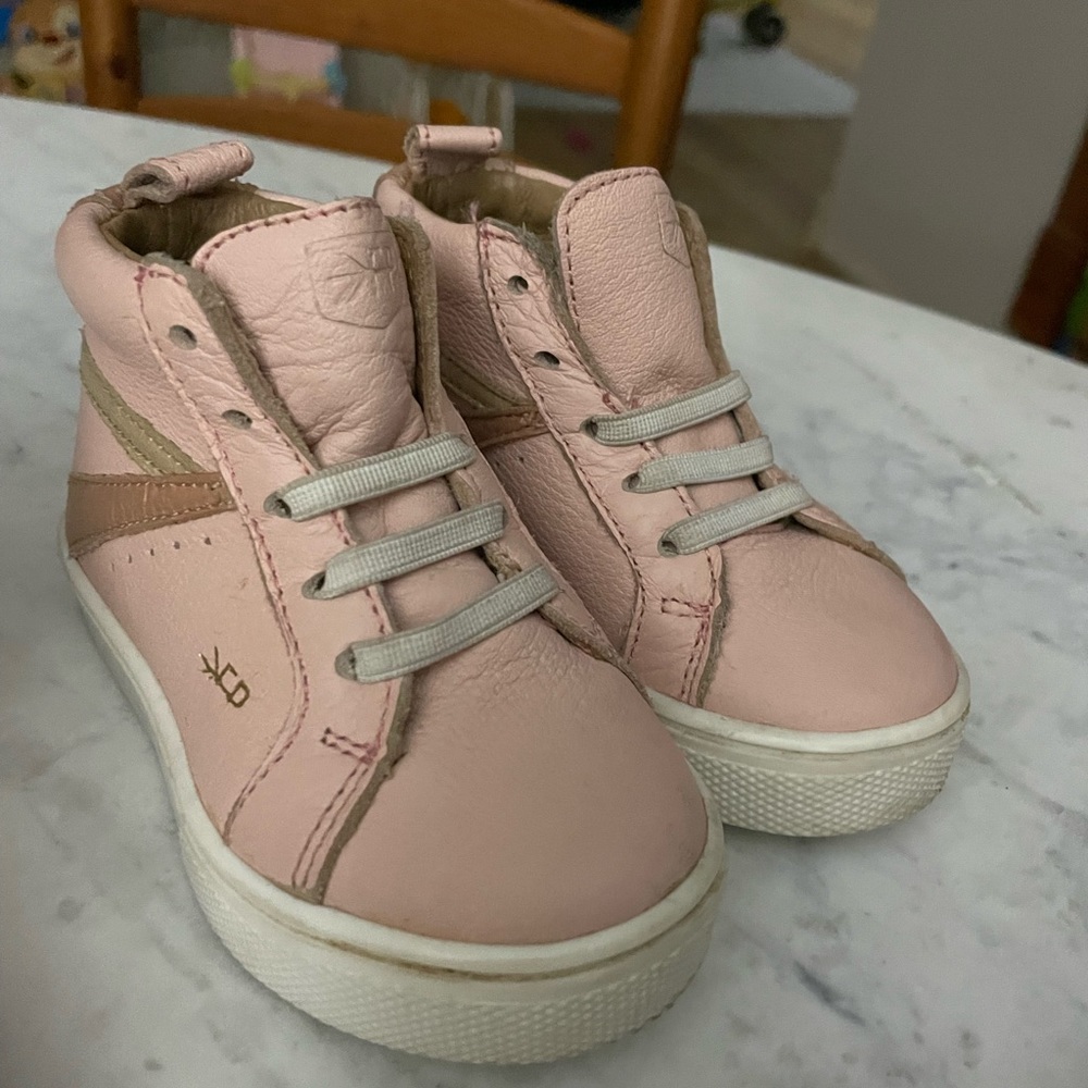 Freshly Picked toddler leather shoes light pink size 5